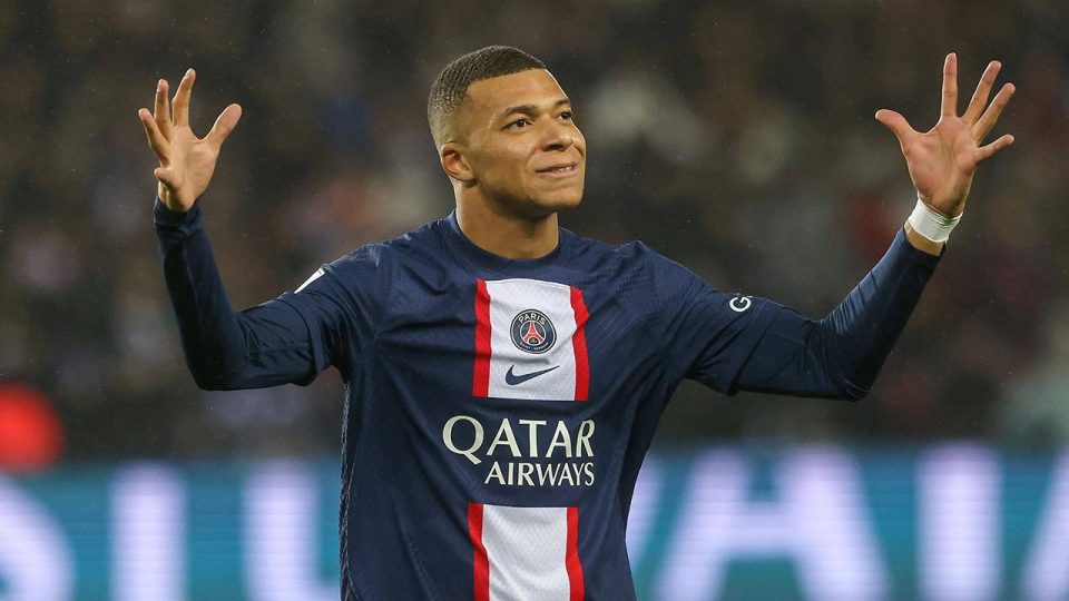 Kylian Mbappe PSG tarihine geçti