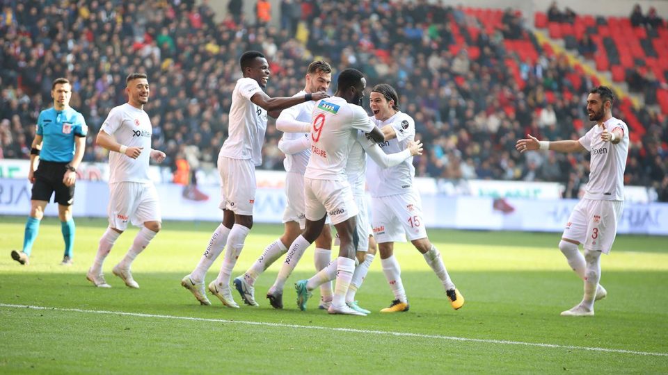 Sivasspor Gaziantep’te sevindi