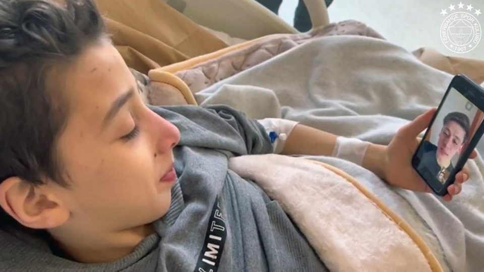 Arda Güler enkazdan kurtarılan Mesut ile görüştü