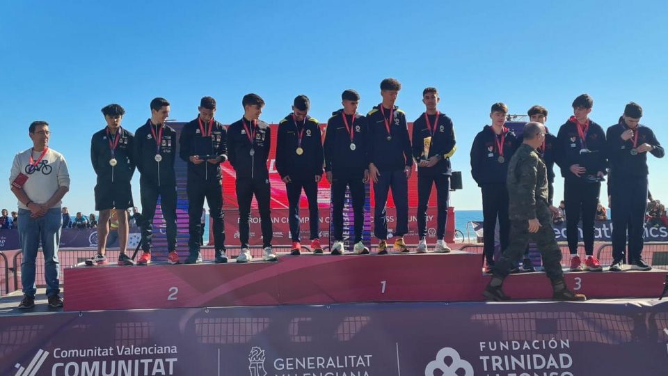 Atletizmde Fenerbahçe erkeklerde birinci, kadınlarda ikinci oldu