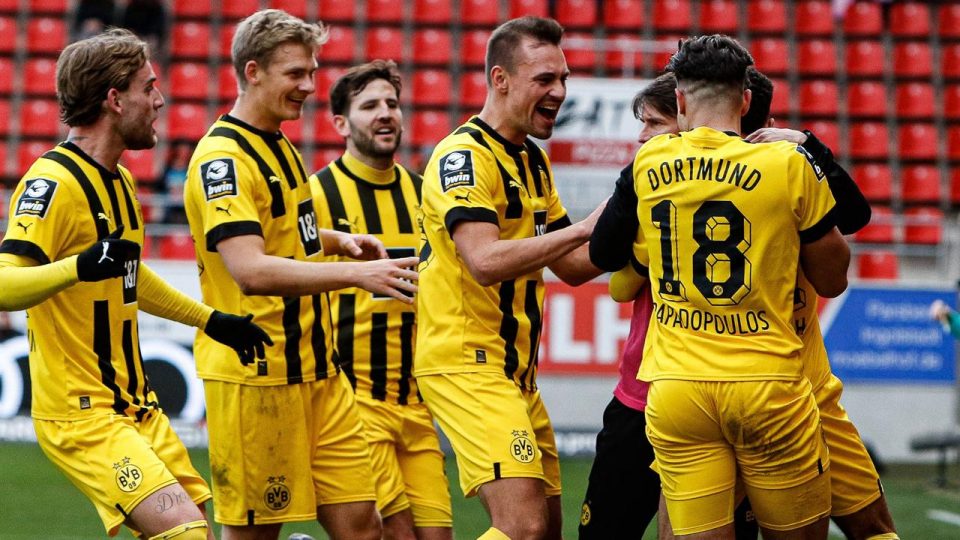 Borussia Dortmund galibiyet serisini sürdürdü