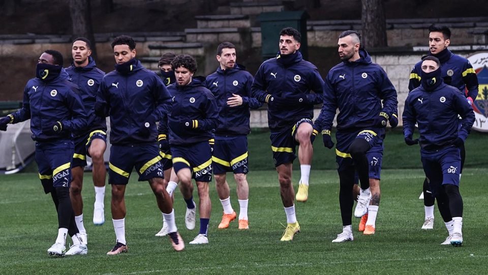 Fenerbahçe’nin Adana Demirspor maçının kamp kadrosu açıklandı
