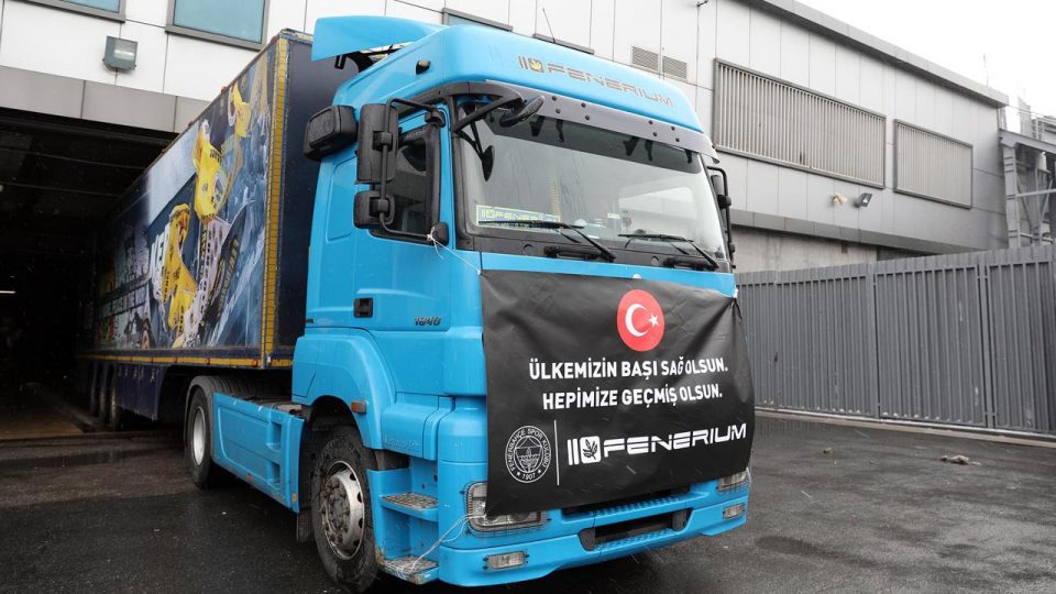 Fenerbahçe’nin yardım tırı deprem bölgesine yola çıktı
