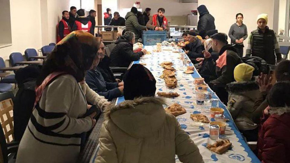Türkiye Jokey Kulübü hipodromları depremzedelerin kullanımına açtı