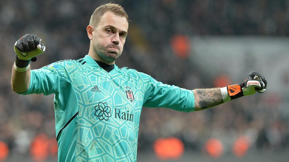 Beşiktaş’ta Mert Günok tecrübesini gösterdi