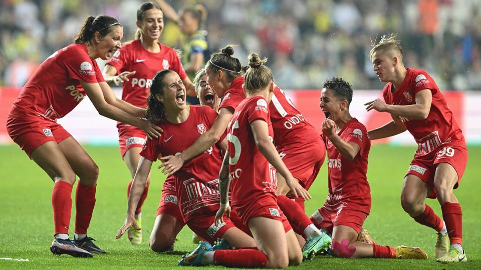 Kadın Futbol Süper Ligi’nde şampiyon ABB FOMGET
