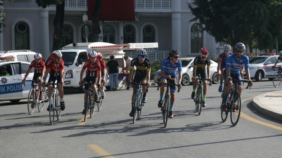 Muğla’da 15 Temmuz Şehitleri Anma Yol Bisikleti Yarışı başladı