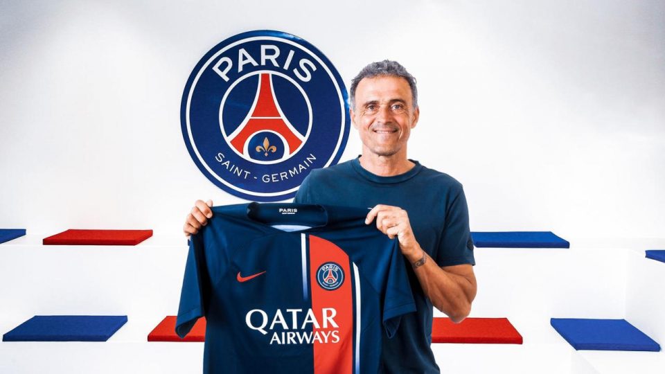 Paris Saint-Germain teknik direktör Luis Enrique ile anlaştı