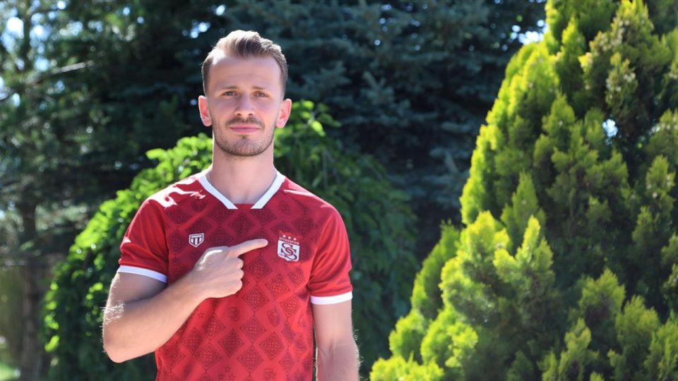 Sivasspor Abdulkadir Parmak’ı transfer etti