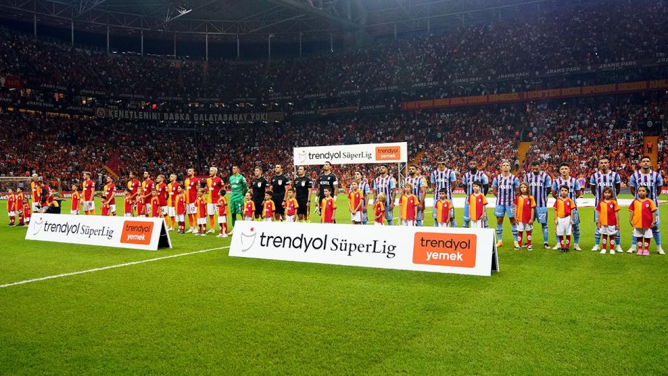 Galatasaray’da üç, Trabzonspor’da tek değişiklik