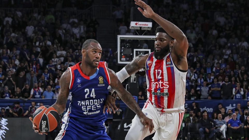 Anadolu Efes Kızılyıldız deplasmanında