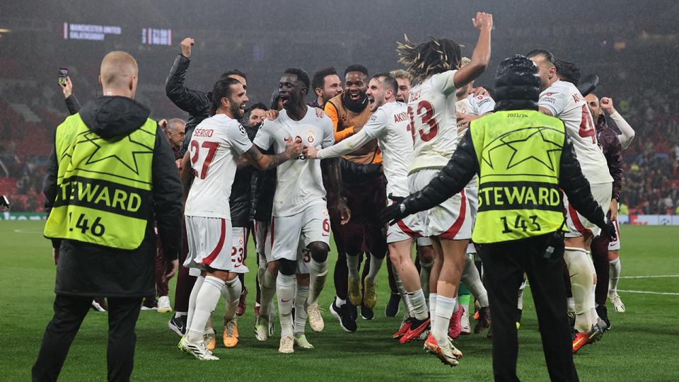 Galatasaray Manchester United’a sahasında hiç kaybetmedi