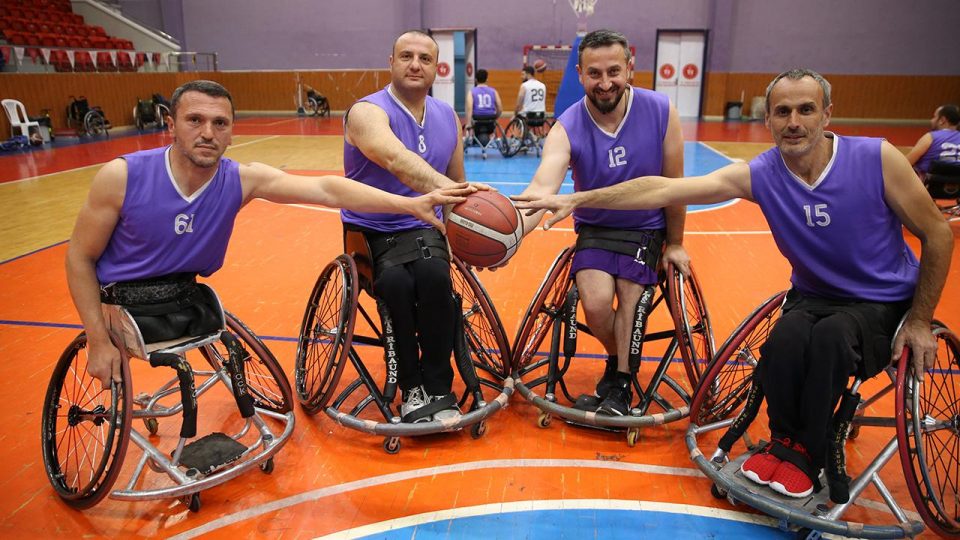 Engelli basketbolcular 22 yıldır takımlarının başarısı için ter döküyor