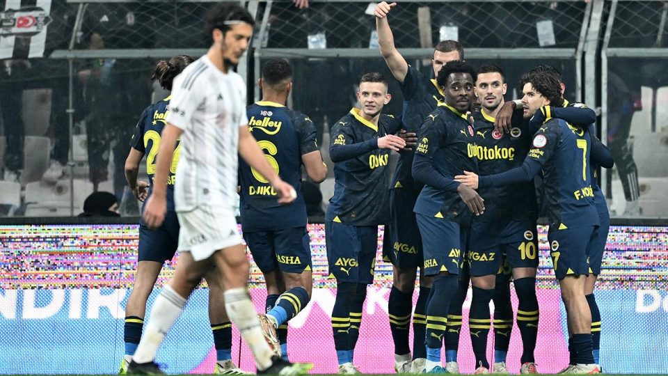 Fenerbahçe Beşiktaş’ı 7 maç sonra mağlup etti