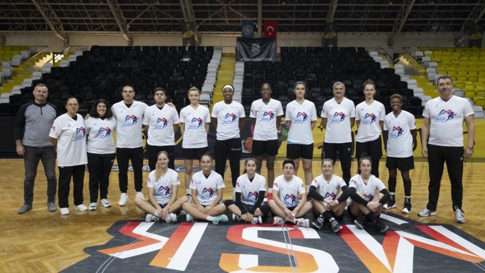 Kadın basketbolcular Uluslararası Mersin Maratonu’na katılacak