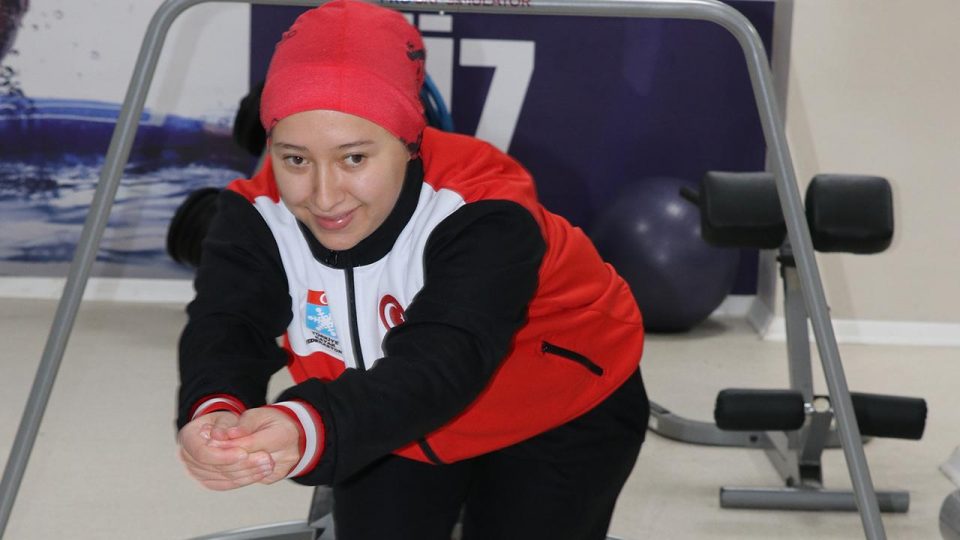Özel sporcu Ayşe Kader dünya şampiyonluğuna odaklandı