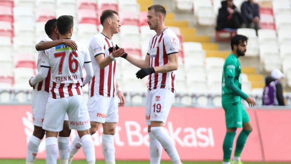 Sivasspor kupada sürprize izin vermedi
